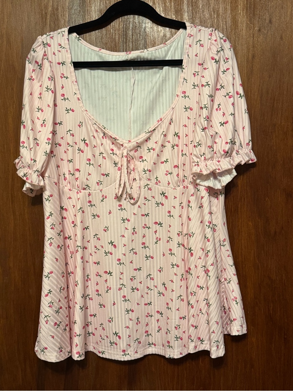 Women’s Plus Size Floral Tie Front Top 3XL
